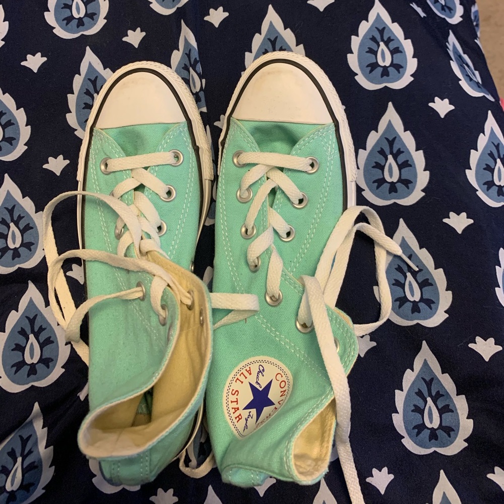 Teal women’s Converse Size 7